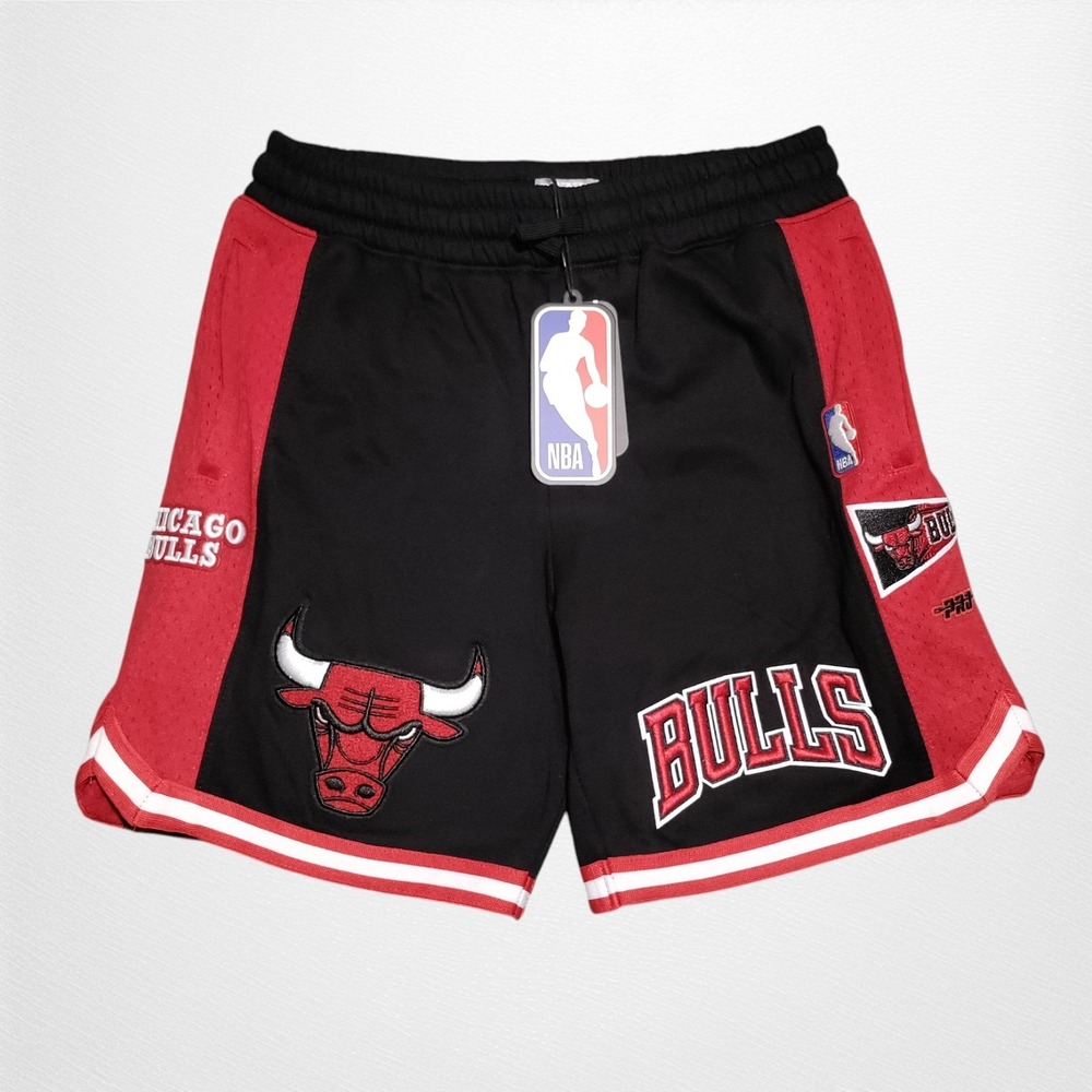 Pro Standard NBA Chicago Bulls Classic Chenille Shorts Youth Large (14/16) 28x7